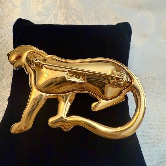 SIGNED SWAROVSKI PAVE' CRYSTAL GOLD LEOPARD PIN ~BROOCH RETIRED RARE - Picture 5 of 7